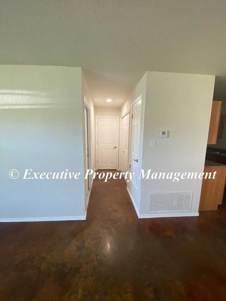 2921 Starlight Dr - Photo 5 of 17