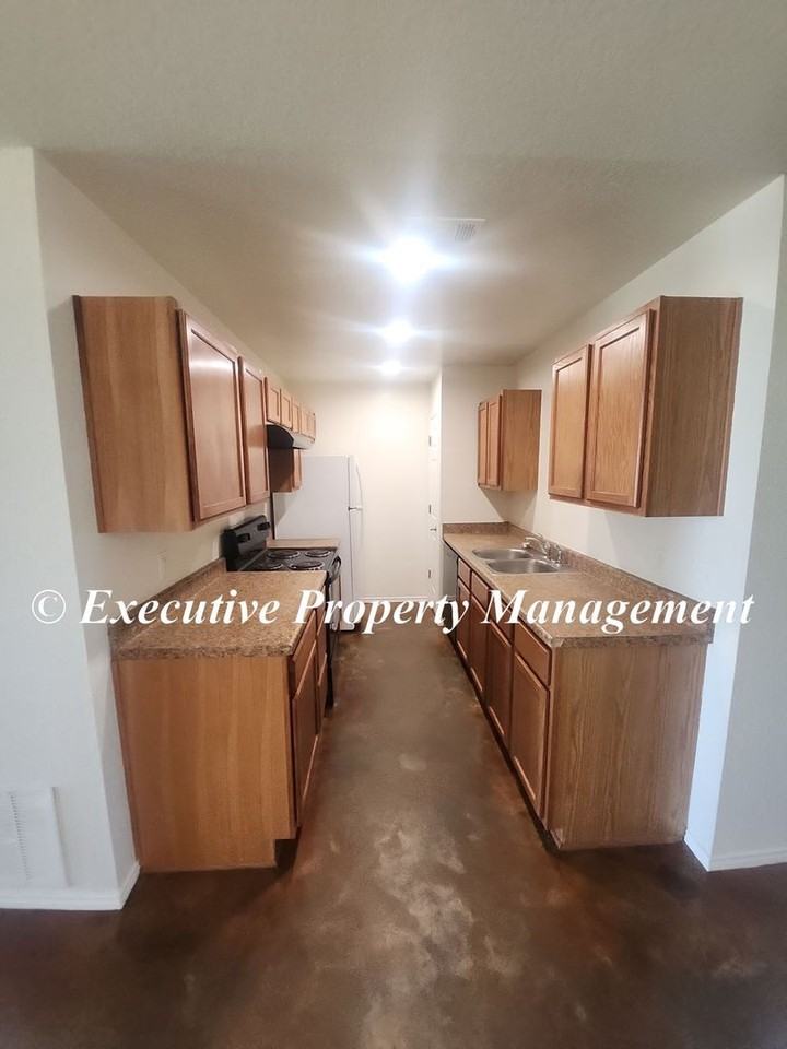 2921 Starlight Dr - Photo 6 of 17