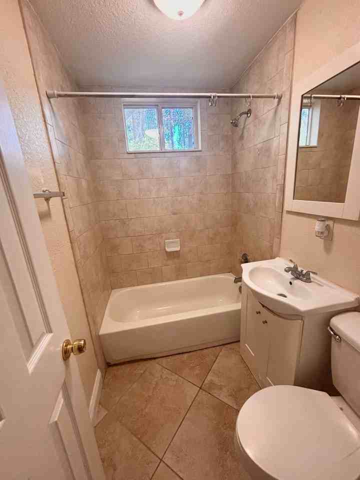 3233 Post St - Photo 5 of 7