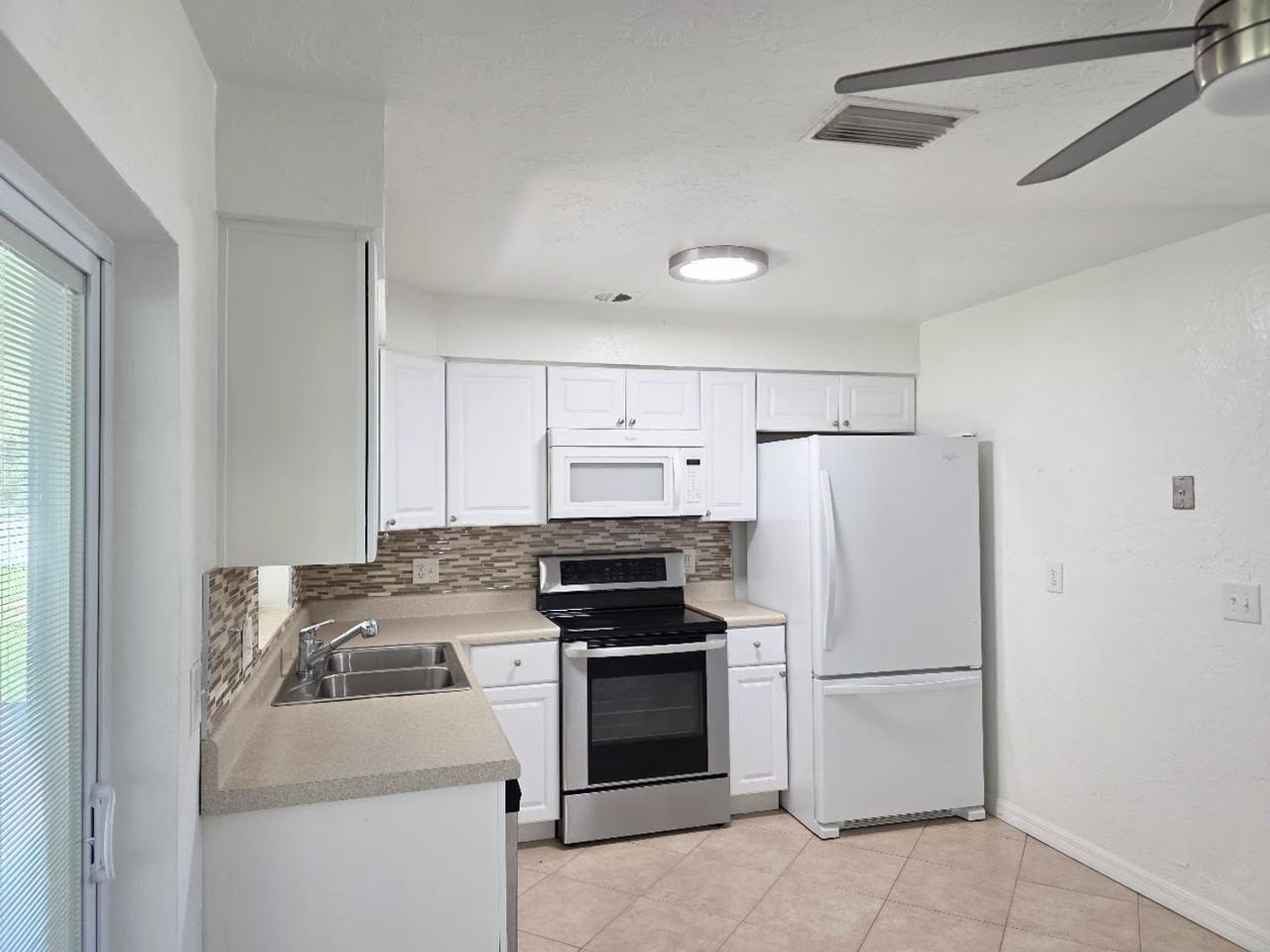 1146 W Buttonbush Dr - Photo 4 of 24