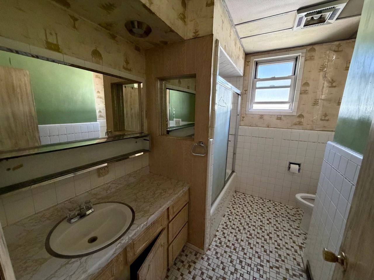 357 E 100 N - Photo 6 of 10