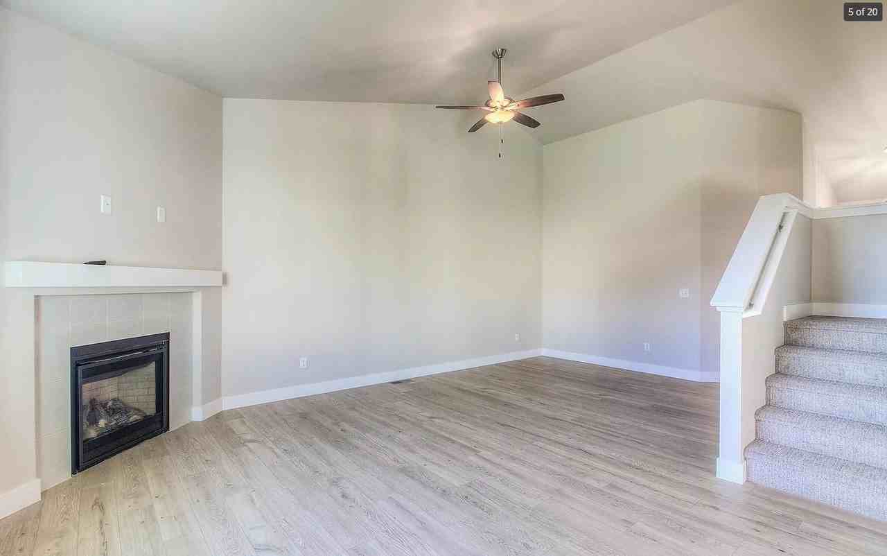 301 N 90th Ave - Photo 3 of 21