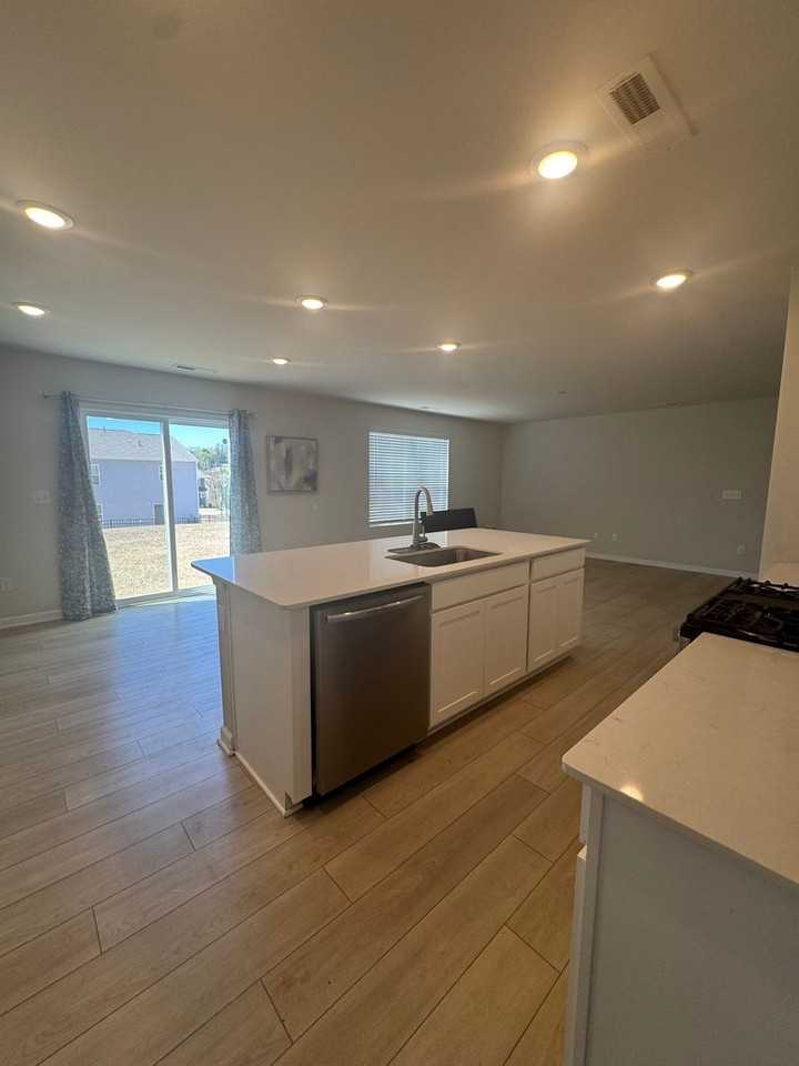 134 Smokey Way - Photo 2 of 14