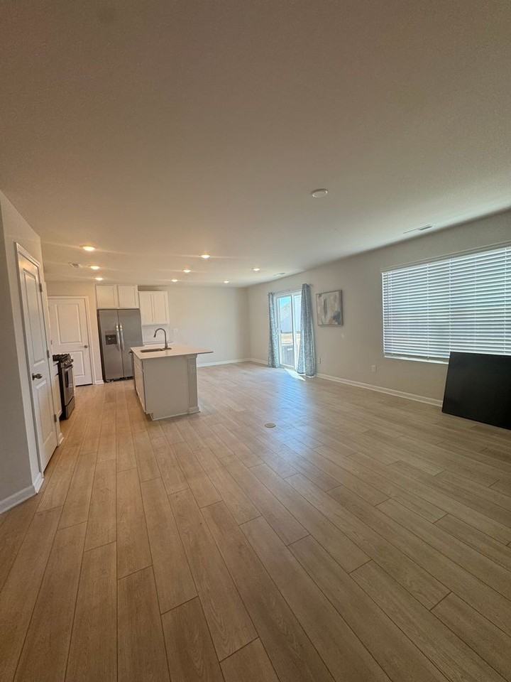 134 Smokey Way - Photo 3 of 14