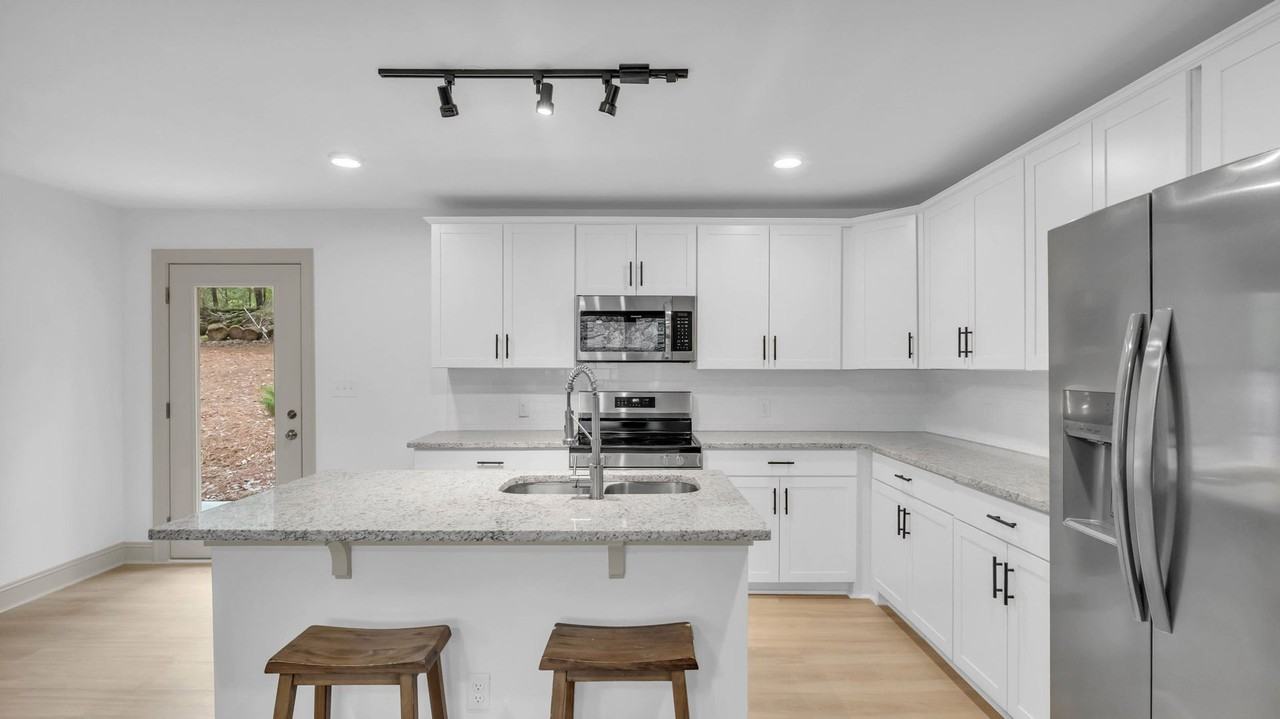 175 Brindalene Dr - Photo 6 of 50