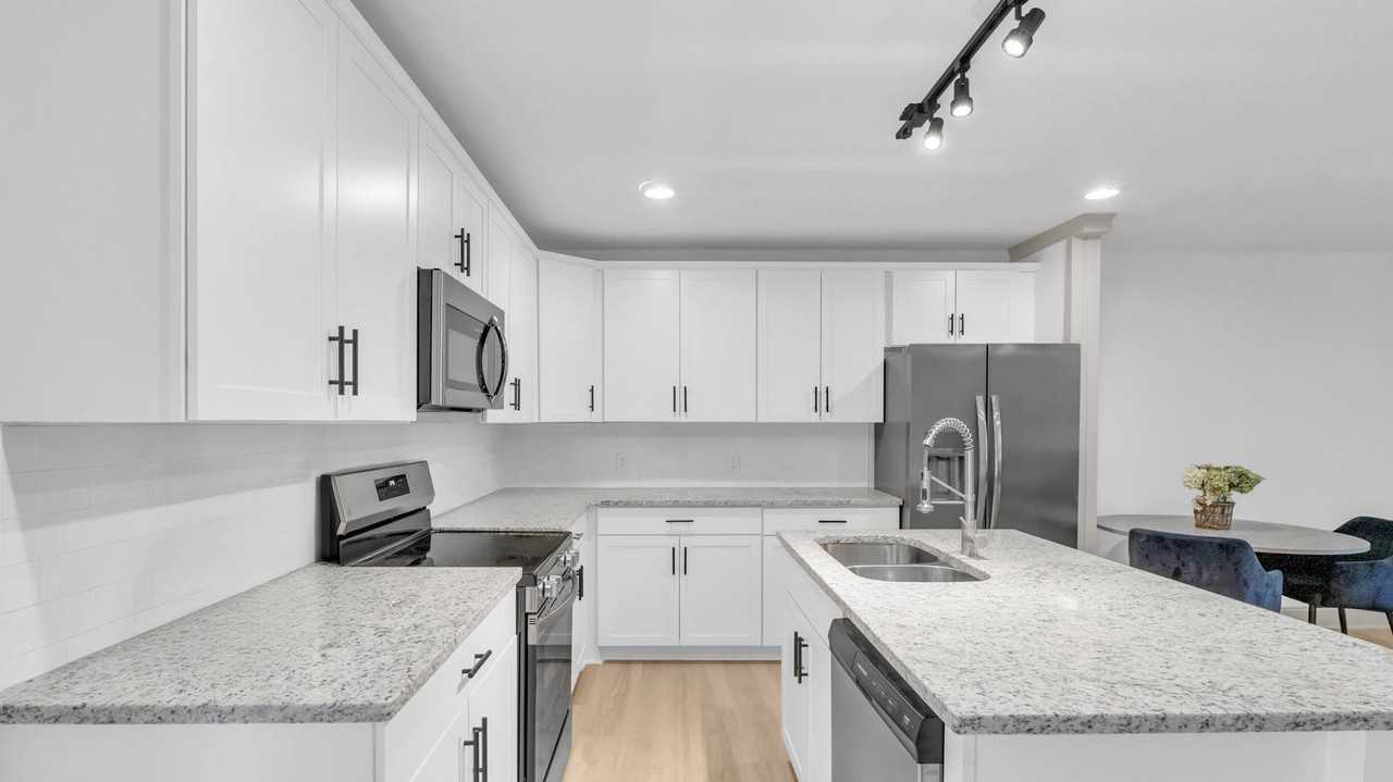 175 Brindalene Dr - Photo 7 of 50