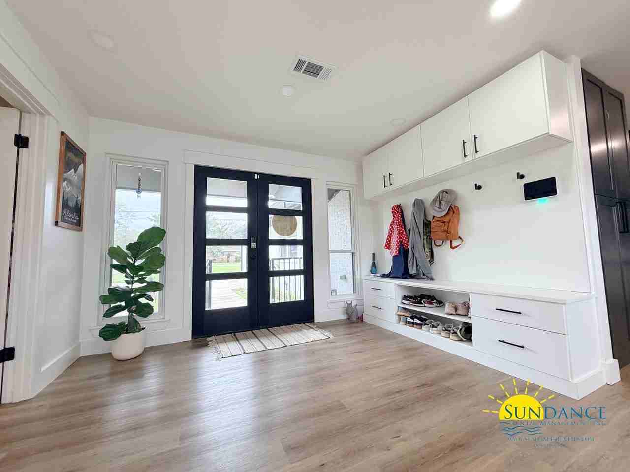 618 Country Club Ave Ne - Photo 3 of 40