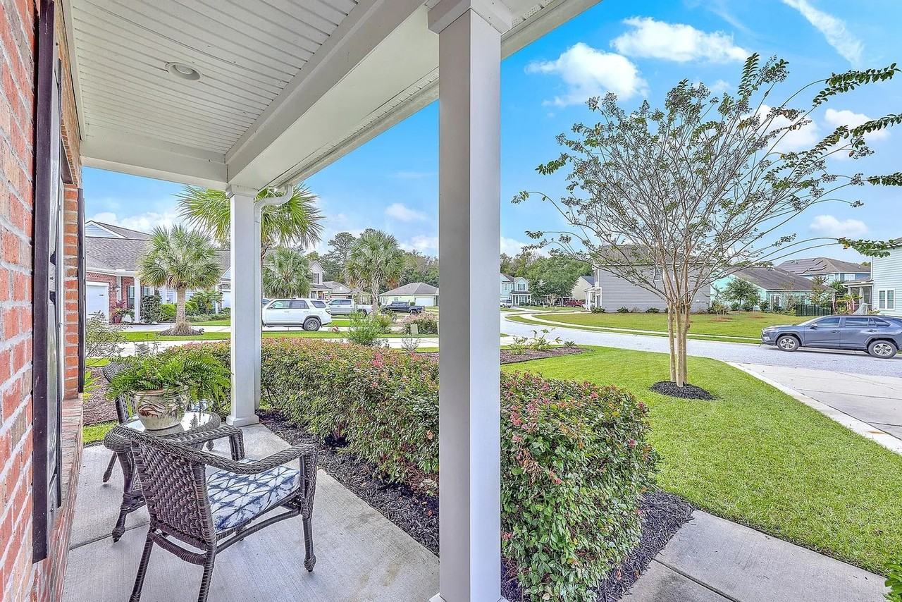 1044 Pigeon Pt - Photo 3 of 41