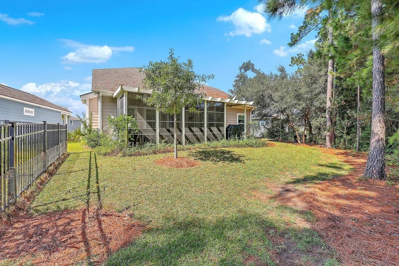 1044 Pigeon Pt - Photo 4 of 46