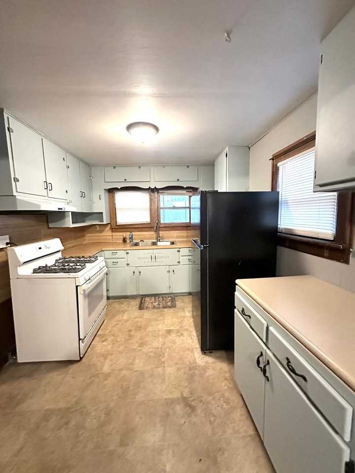 2348 N Campbell Ave - Photo 5 of 14