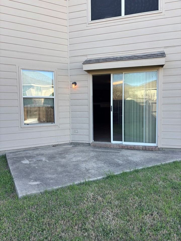 9625 Polk Ave - Photo 5 of 19