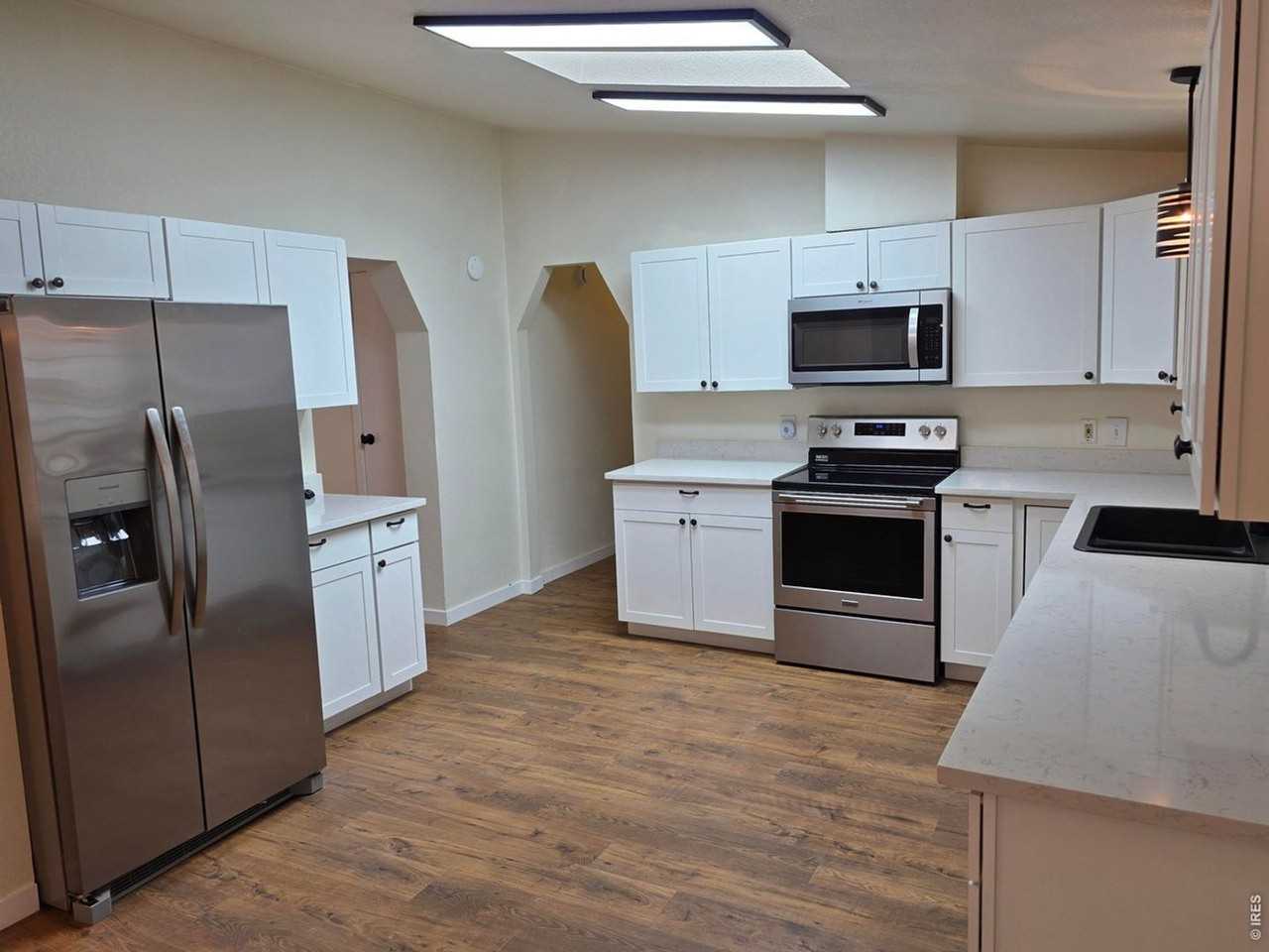 401 Gateway Ave - Photo 7 of 19