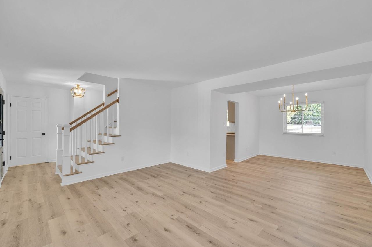 7404 Shadowlake Dr - Photo 5 of 39