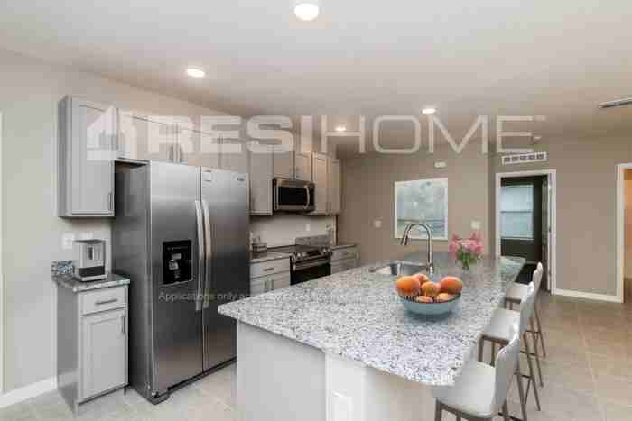 967 Quail St Se - Photo 3 of 19