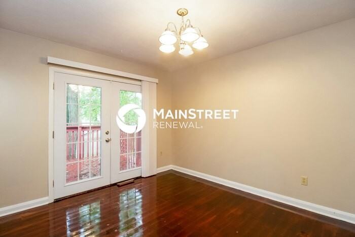 1815 Balsamridge Rd - Photo 5 of 17