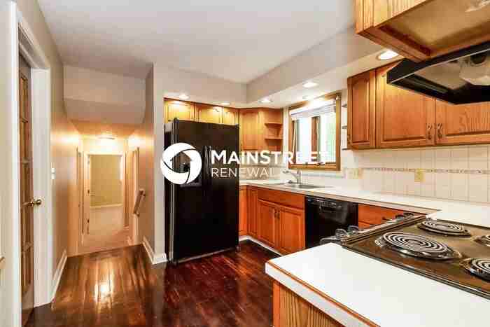 1815 Balsamridge Rd - Photo 7 of 17