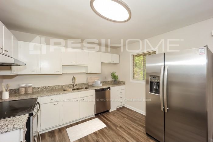 6790 Gillis Ct - Photo 4 of 19