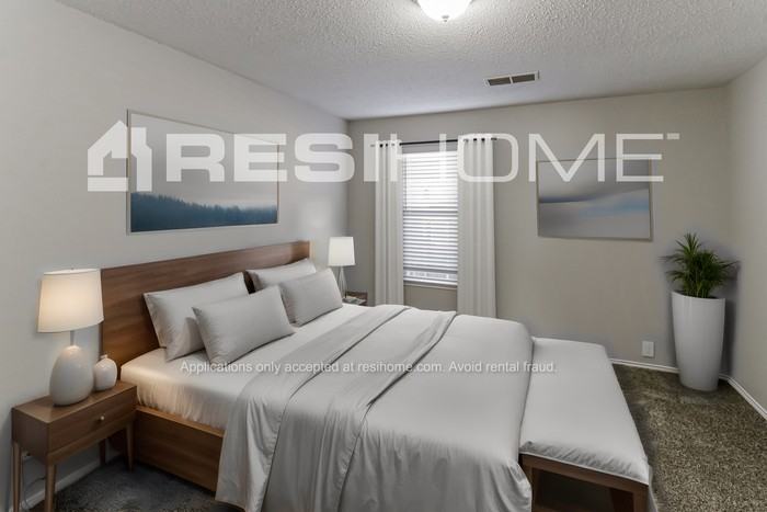 1924 Earnhardt Way - Photo 5 of 17