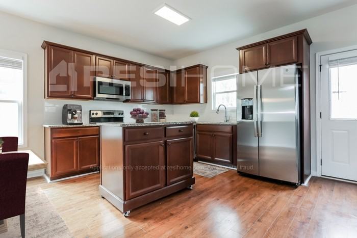 68 Oakbrook Dr Sw - Photo 2 of 17