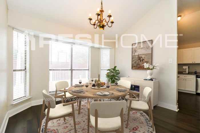 809 Ashmount Ln - Photo 5 of 21