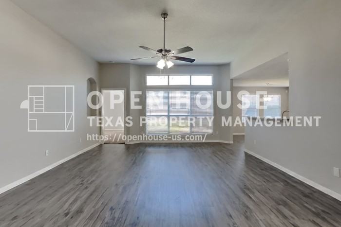 20502 Upper Green St - Photo 5 of 24