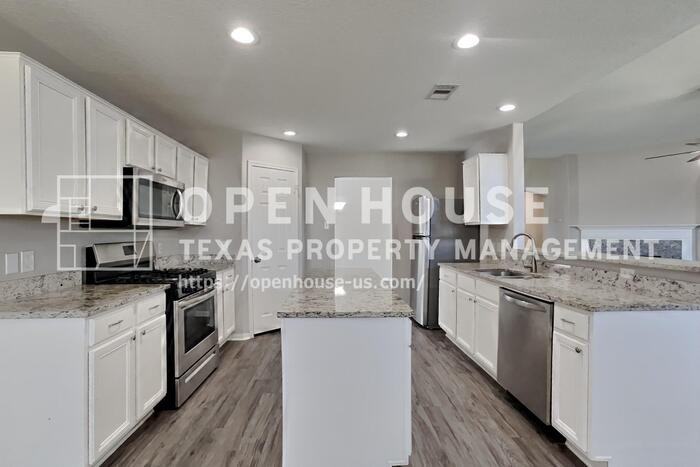 20502 Upper Green St - Photo 6 of 24