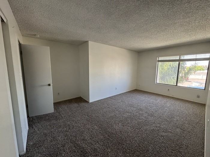 6078 W Golden Ln - Photo 7 of 15