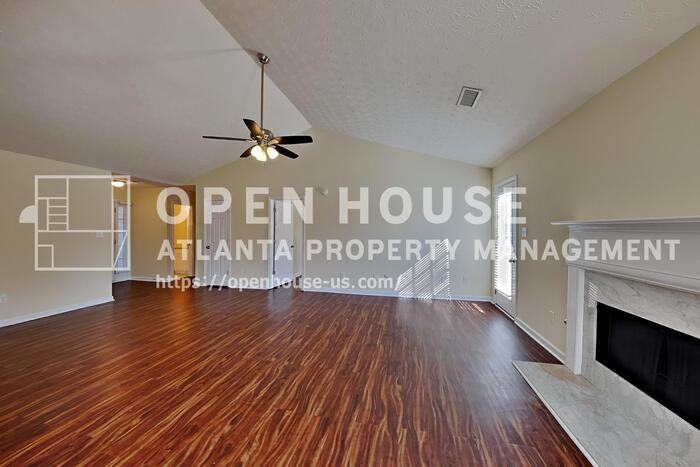 208 Shenandoah Ct - Photo 4 of 20