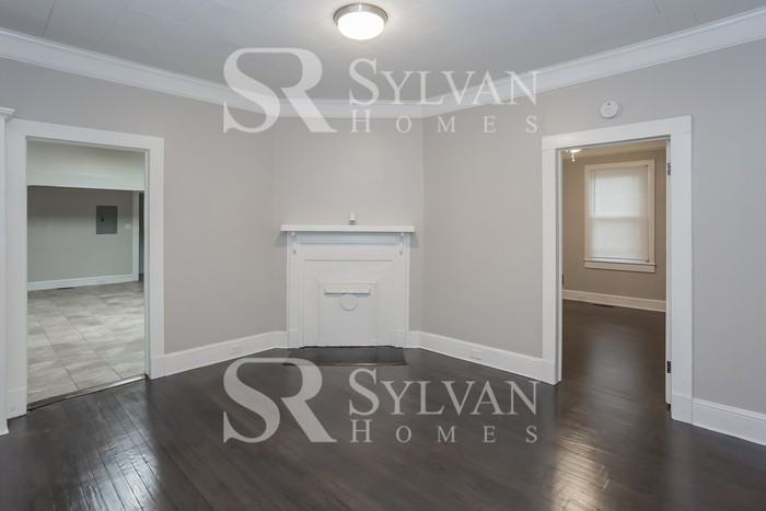 411 Ross Ave - Photo 5 of 16