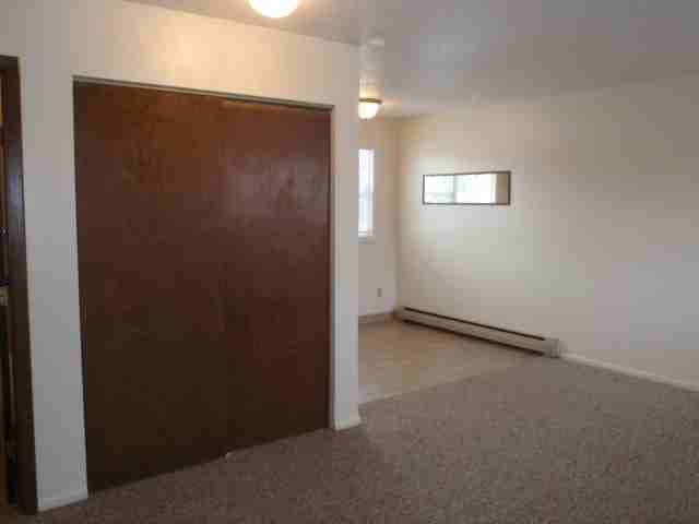 516 Rollins St #3 - Photo 6 of 9