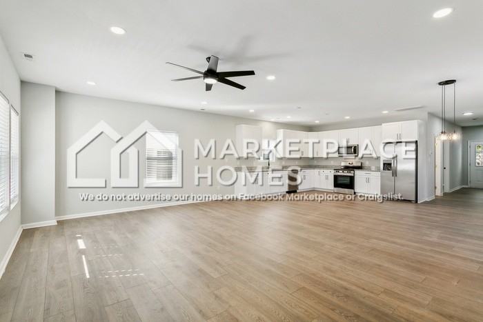 731 30th St - Photo 6 of 34