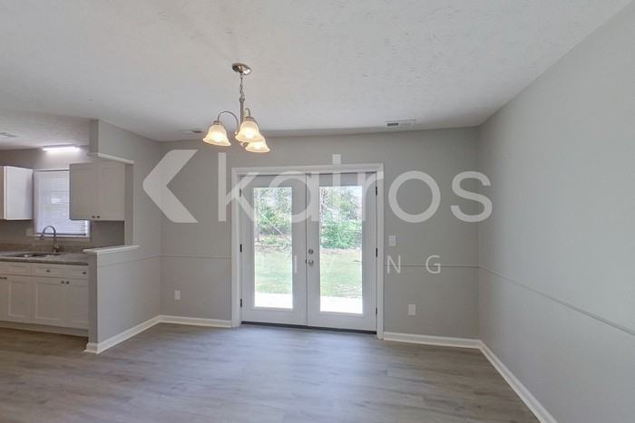 1113 Patrick Dr - Photo 6 of 24