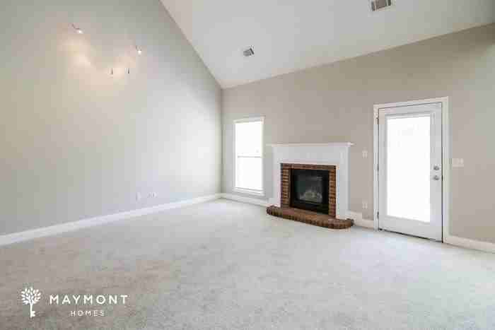 341 Glouchester Dr - Photo 6 of 13