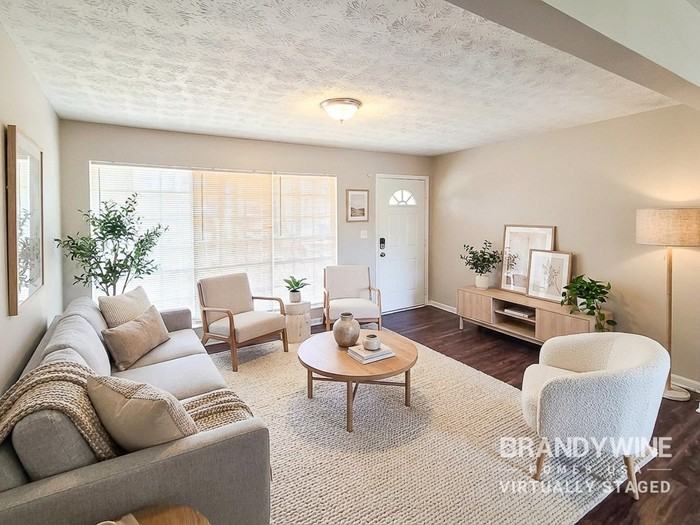 2164 Camp Ground Rd Sw - Photo 2 of 20