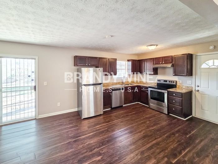 2164 Camp Ground Rd Sw - Photo 5 of 20