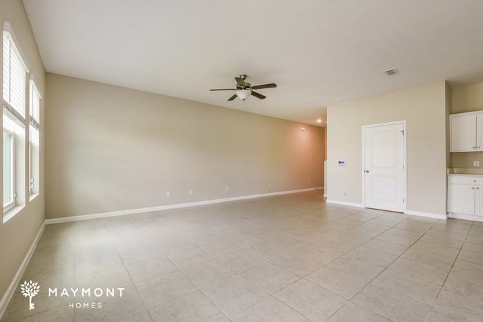 2725 Island Pond Rd - Photo 5 of 12