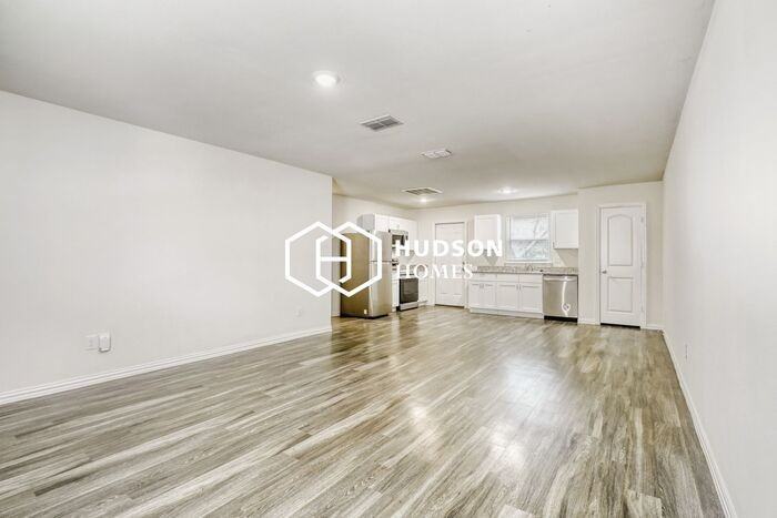1209 Douglas St - Photo 3 of 14