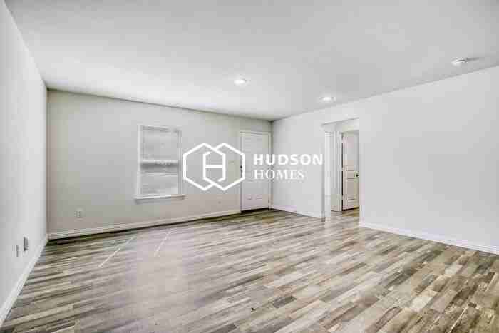 3307 Johnson St - Photo 3 of 14