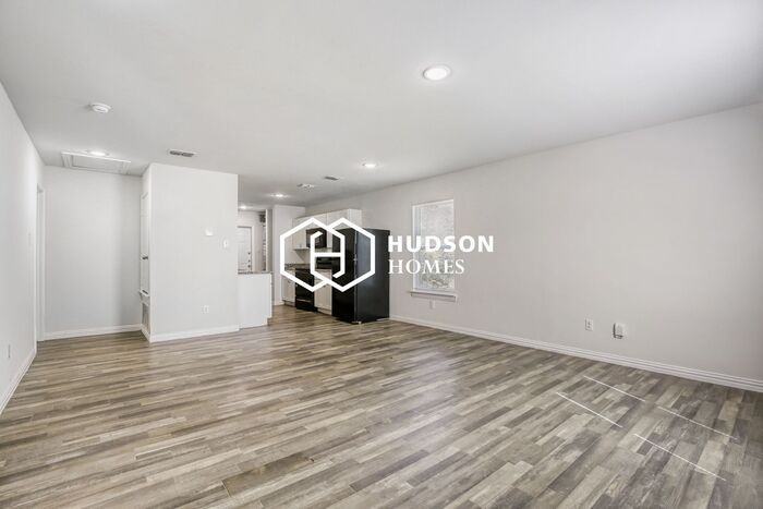 3307 Johnson St - Photo 4 of 14