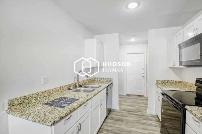 3307 Johnson St - Photo 5 of 14