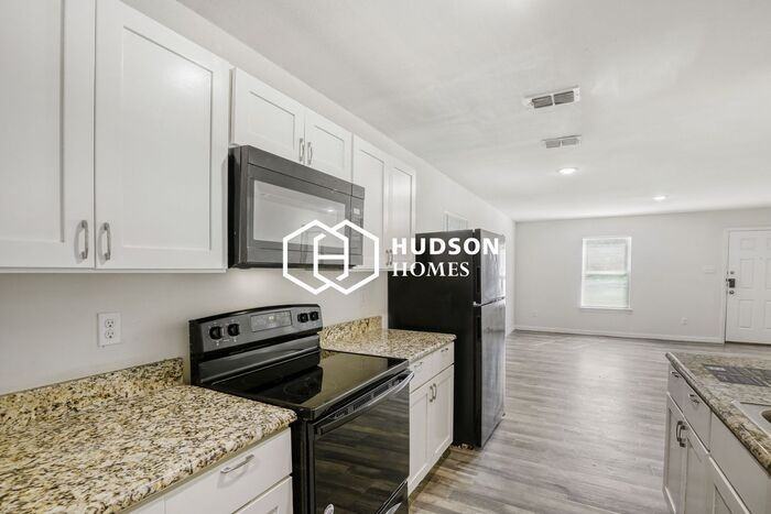 3307 Johnson St - Photo 6 of 14