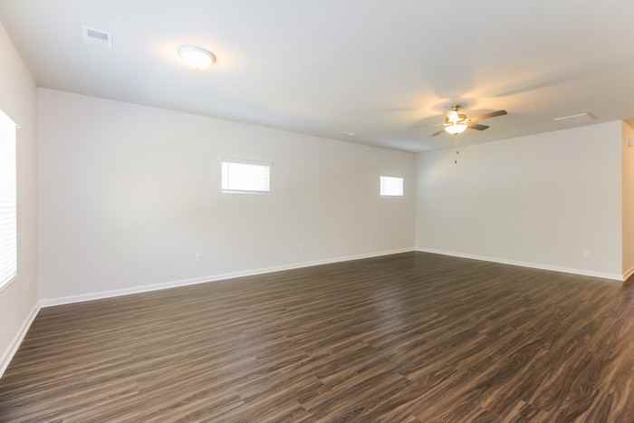 215 Dorian Loop - Photo 3 of 11