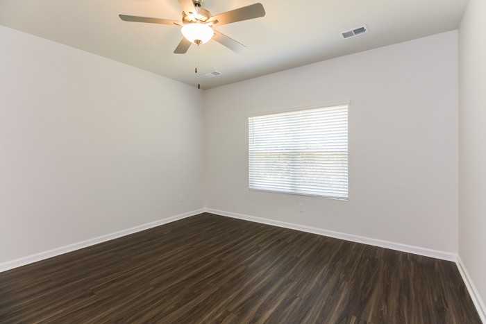 215 Dorian Loop - Photo 6 of 11