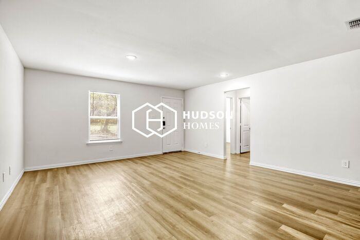 803 Roosevelt St - Photo 3 of 14