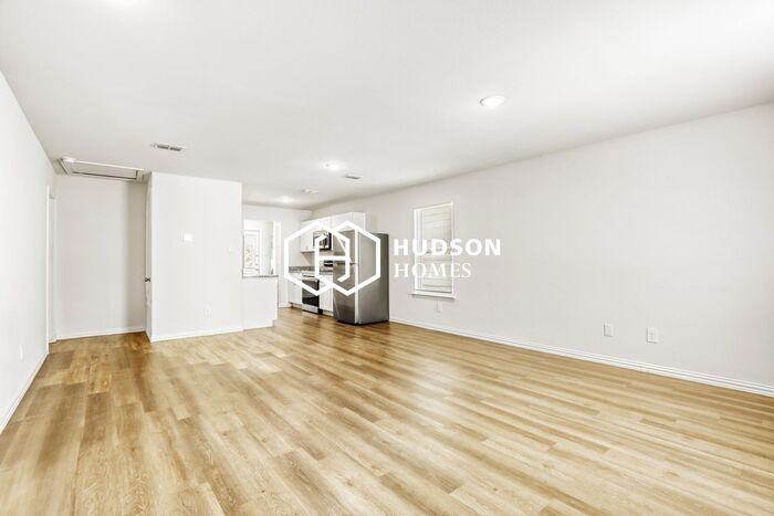 803 Roosevelt St - Photo 5 of 14