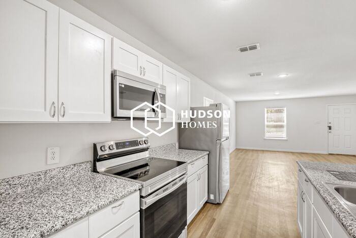 803 Roosevelt St - Photo 7 of 14