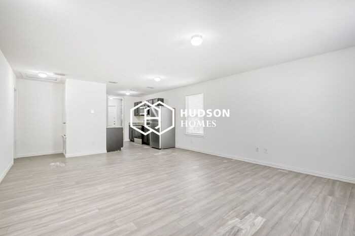 607 Texas St - Photo 3 of 14