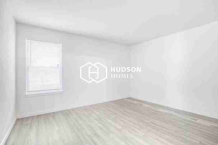 607 Texas St - Photo 6 of 14