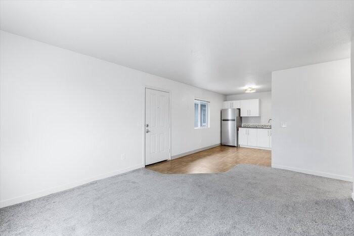 123 17th Ave #B - Photo 5 of 27