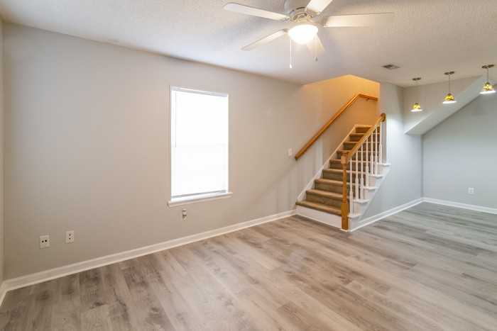 274 Hastings Dr - Photo 3 of 10